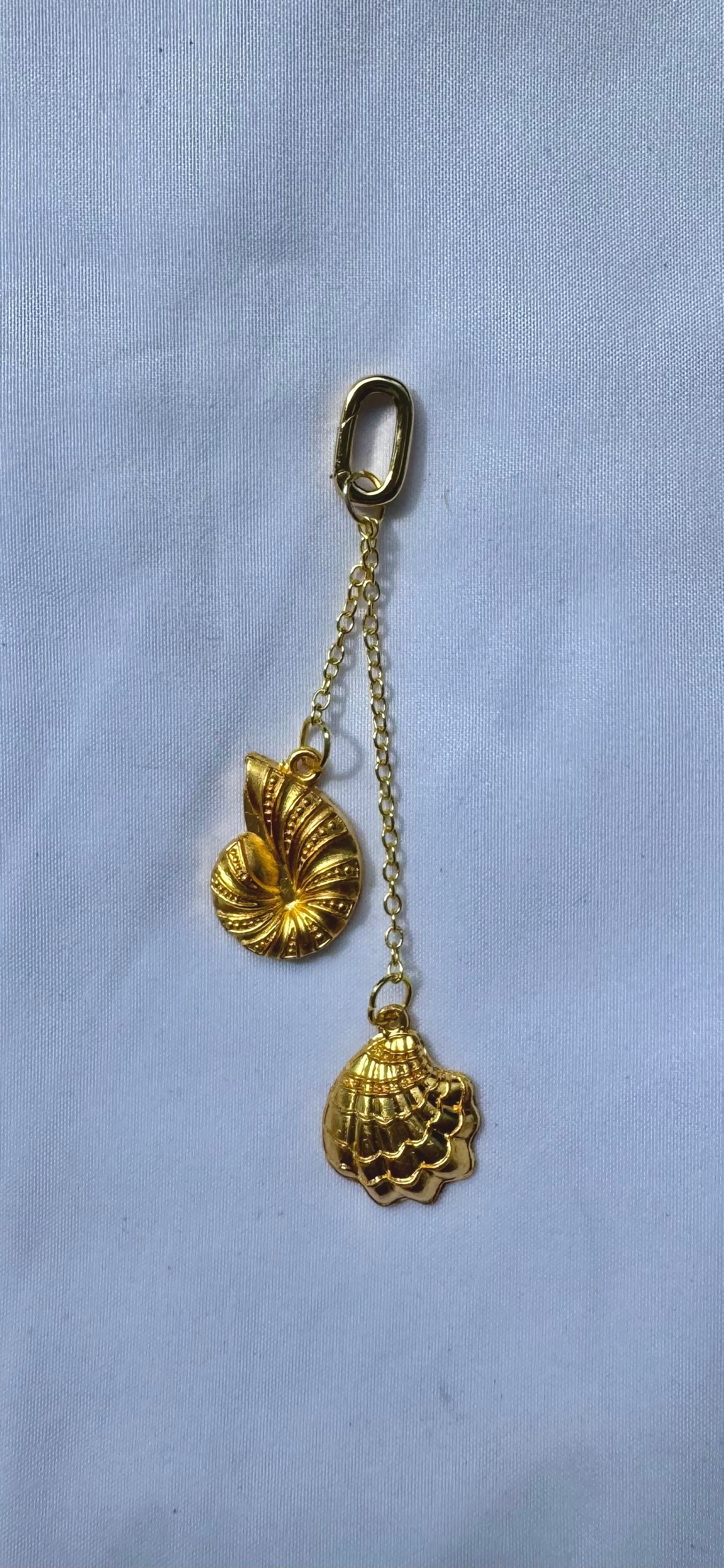Concha x Caracol Charm