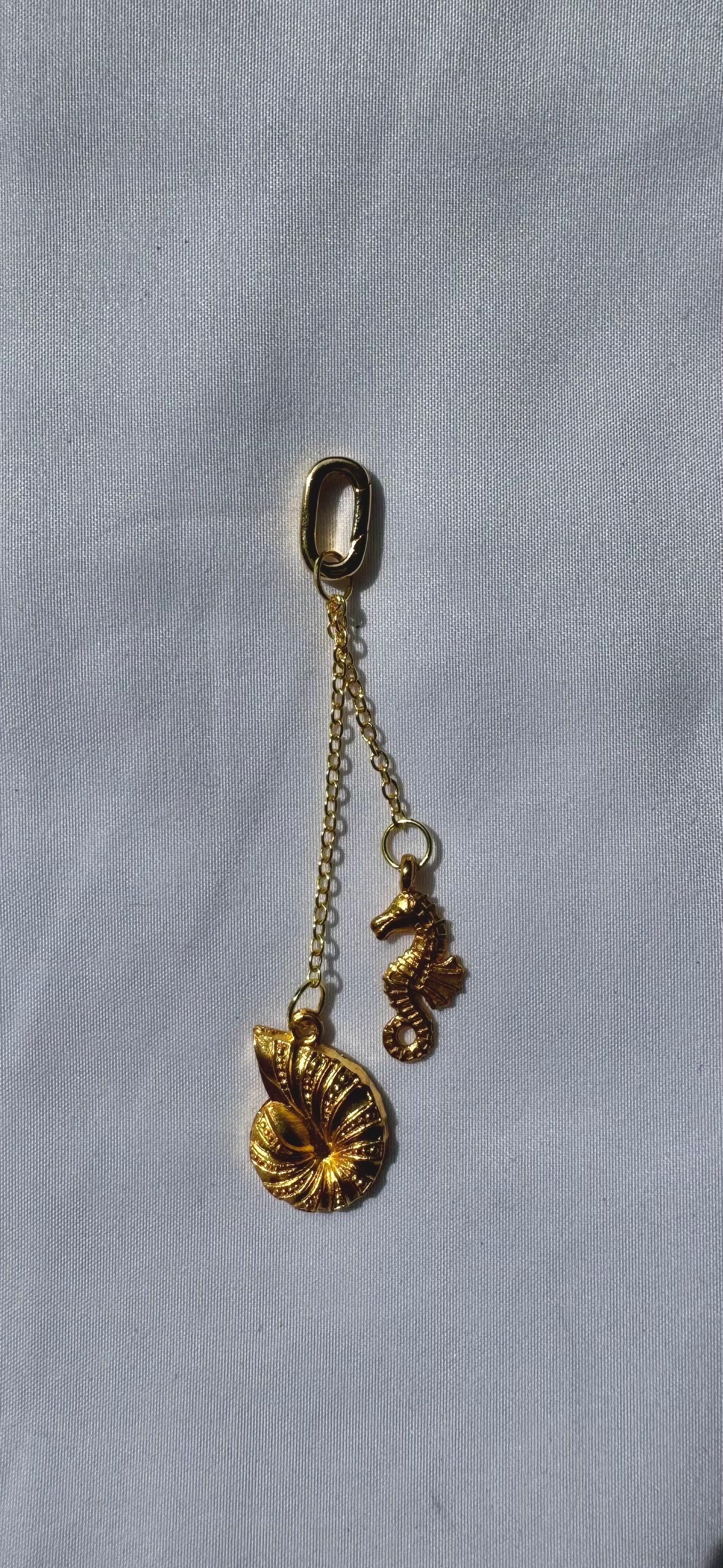 Caracol x Caballito de mar Charm
