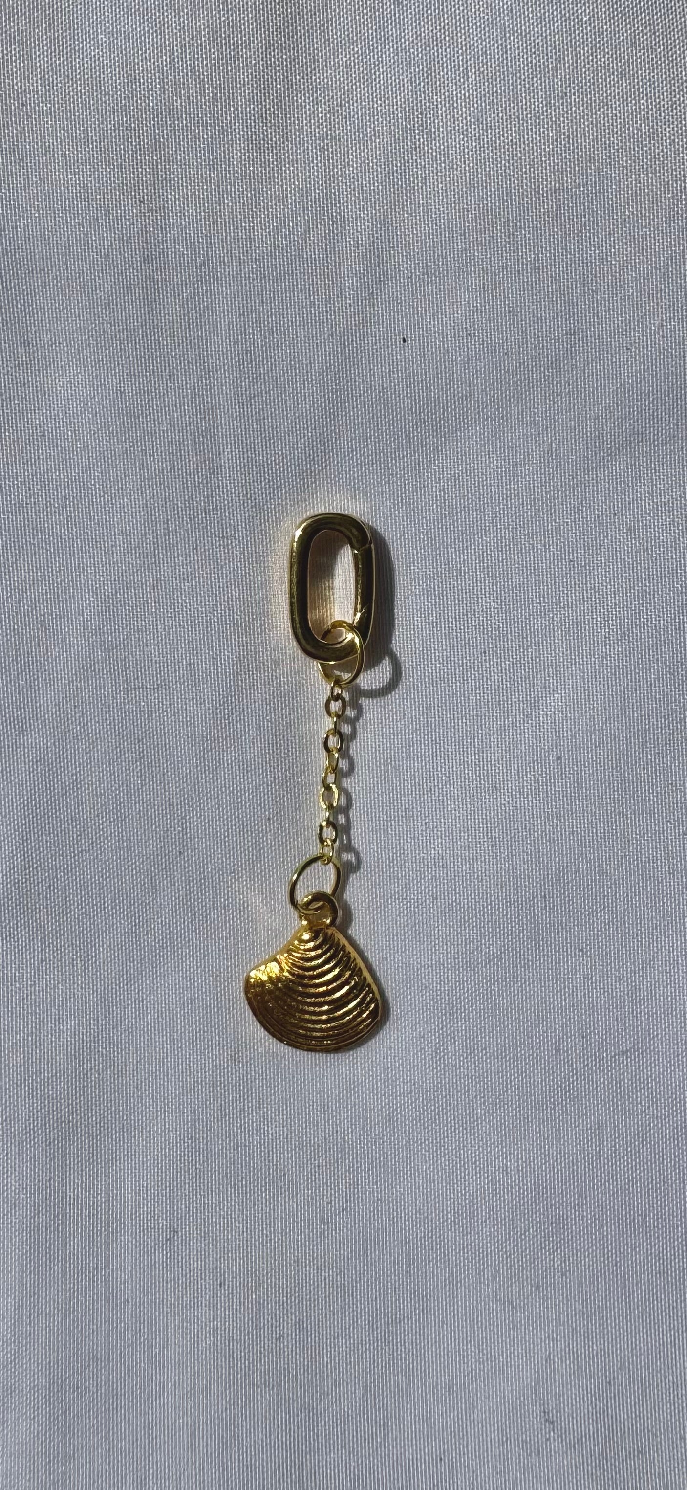 Caracola Charm